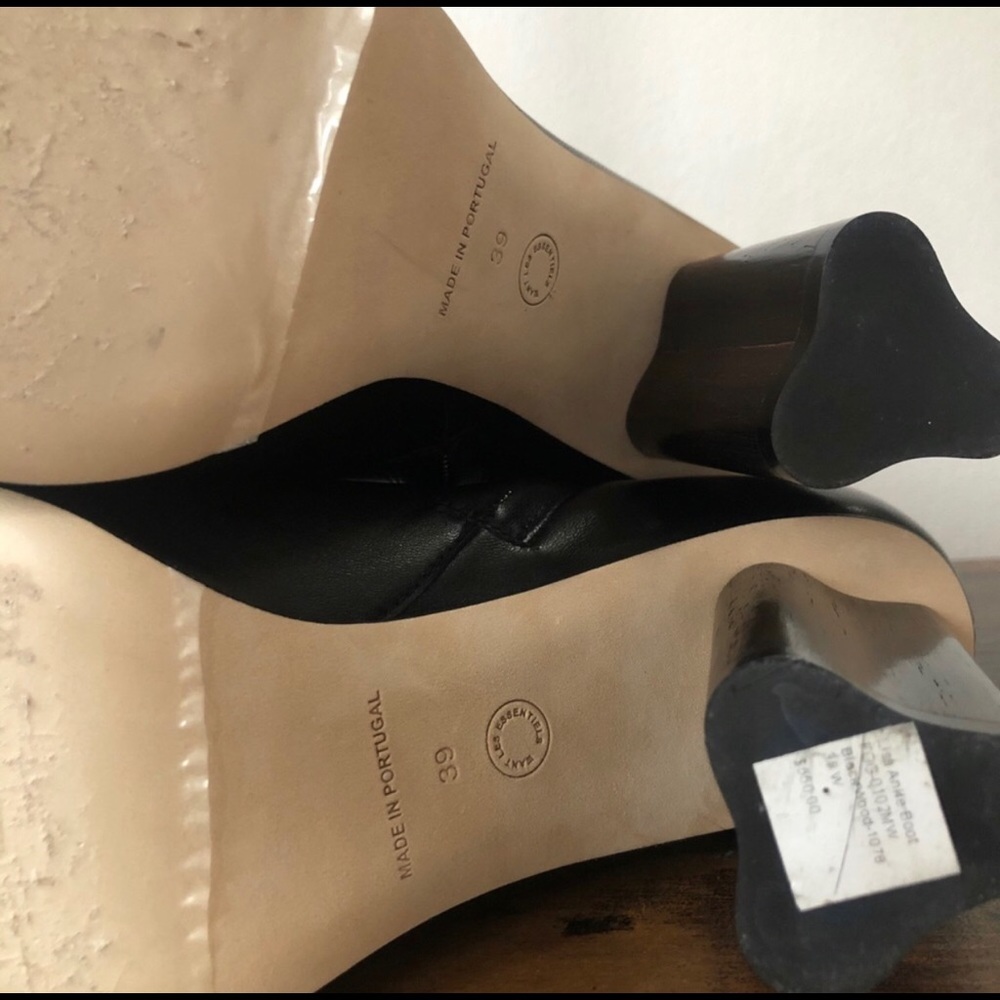 NIB WANT Les Essentiels - Heeled Ankle Boots - Picture 6 of 9